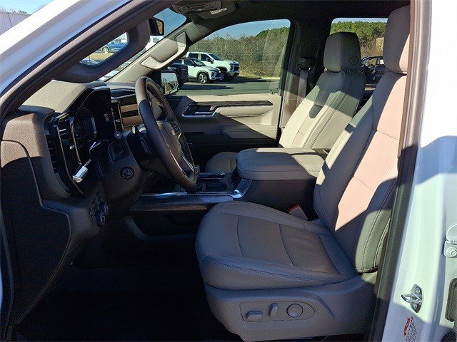 Certified 2024 Chevrolet Silverado 1500 LTZ w/ LTZ Convenience Package II image 8