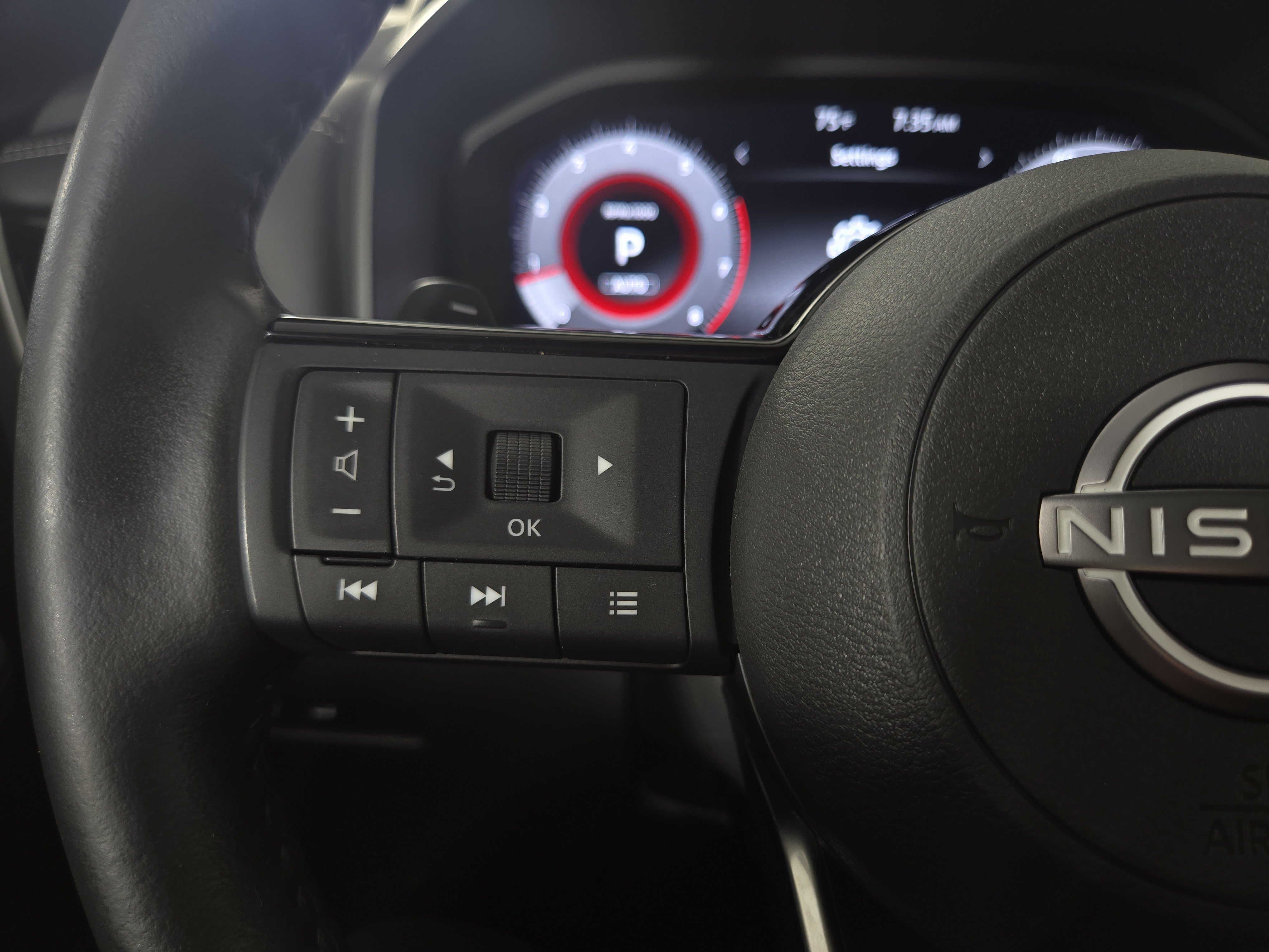 Used 2024 Nissan Rogue Platinum w/ Platinum Premium Package AWD/4WD image 15