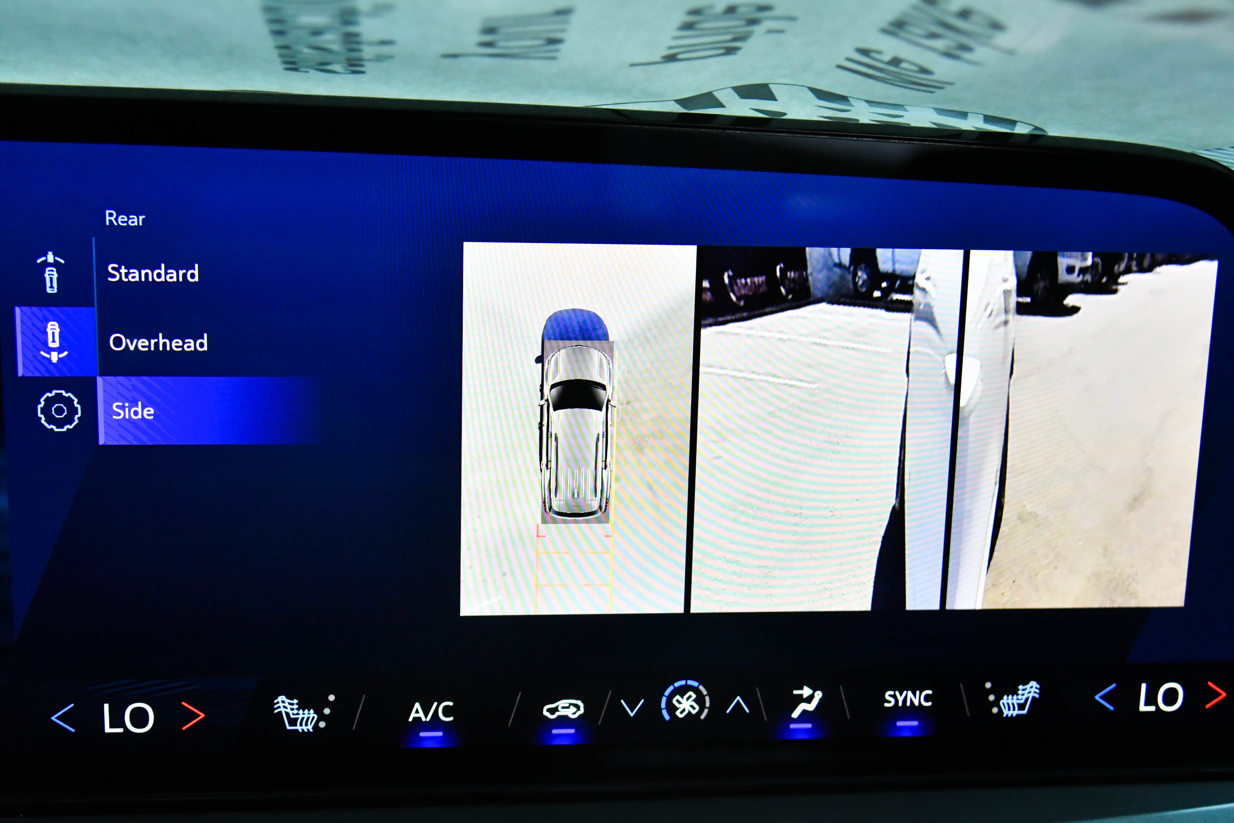 Used 2024 Chevrolet Traverse LT image 22