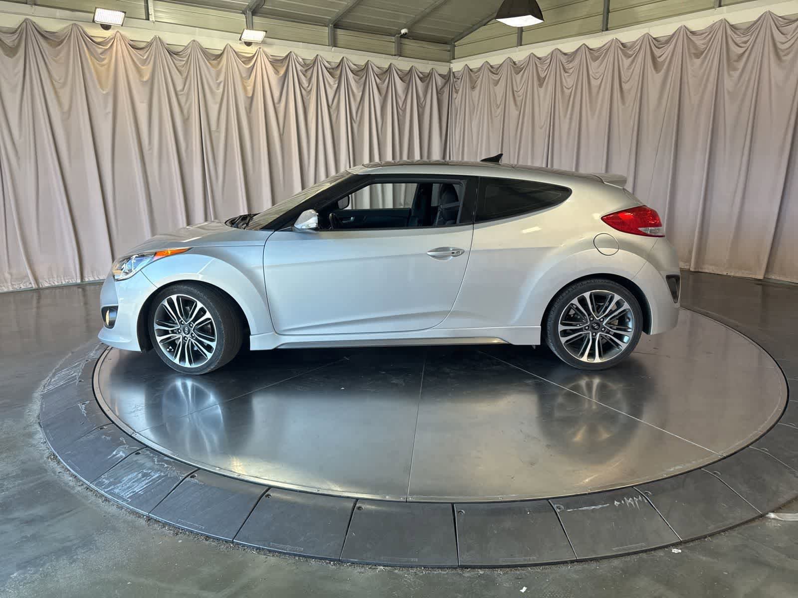 Used 2016 Hyundai Veloster Turbo w/ Option Group 04 FWD image 8