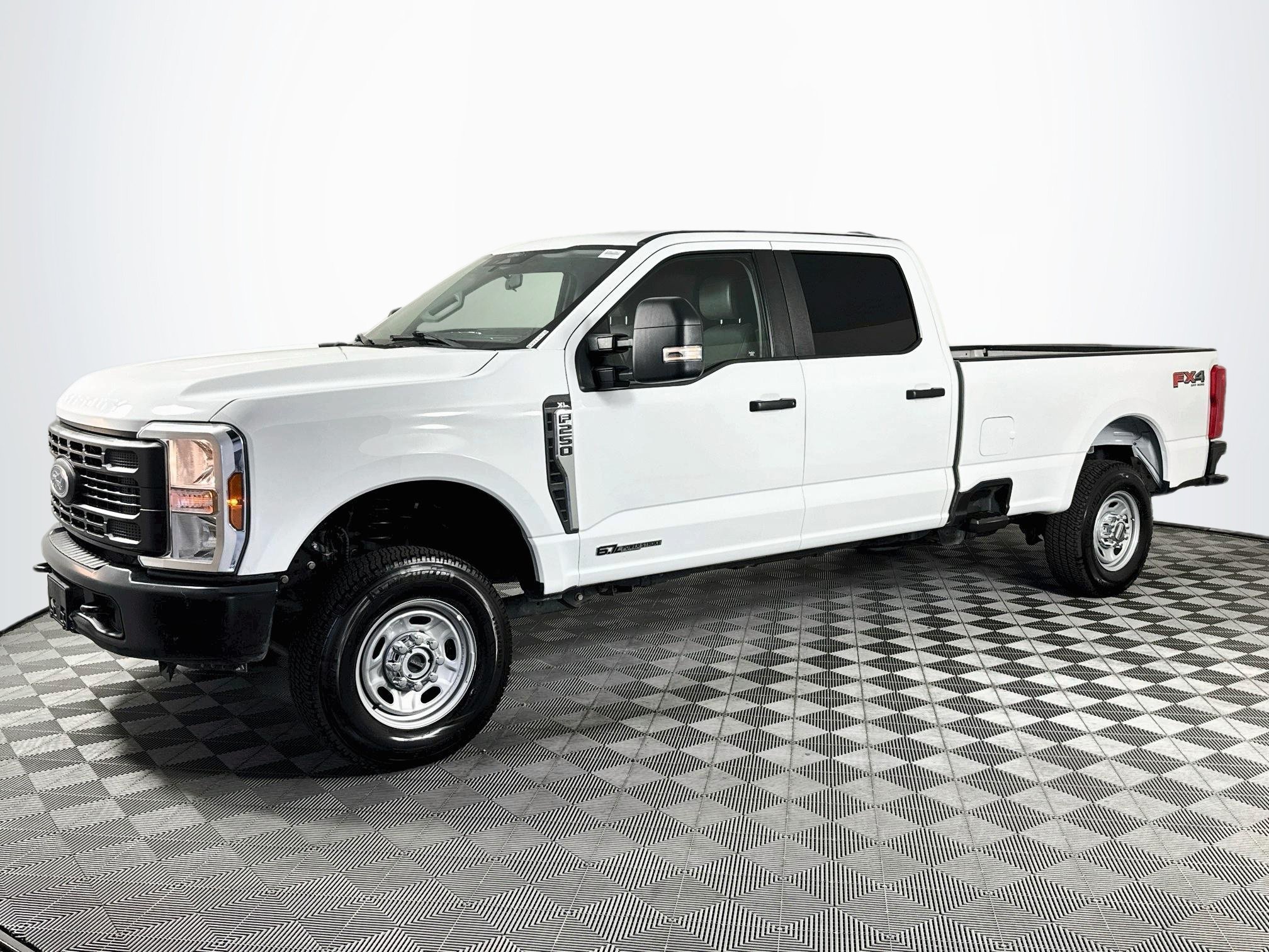 Used 2024 Ford F250 XL w/ FX4 Off-Road Package AWD/4WD image 4