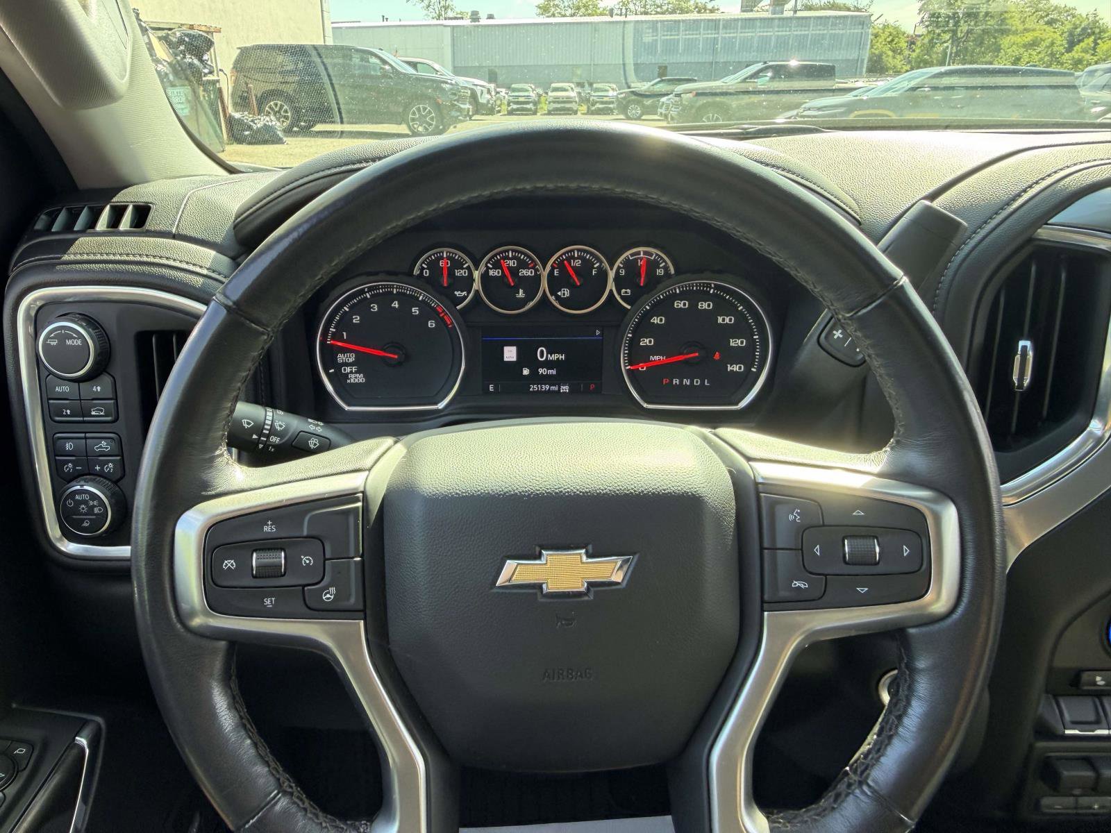 Used 2022 Chevrolet Silverado 1500 LTZ w/ LTZ Convenience Package II AWD/4WD image 31