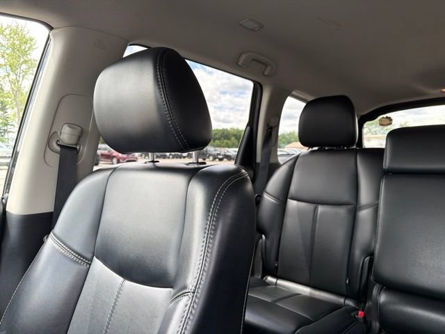 Used 2017 Nissan Pathfinder SL w/ SL Tech Package AWD/4WD image 9