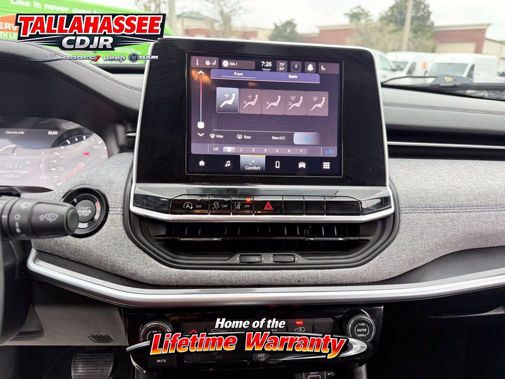 Used 2025 Jeep Compass Latitude AWD/4WD image 30