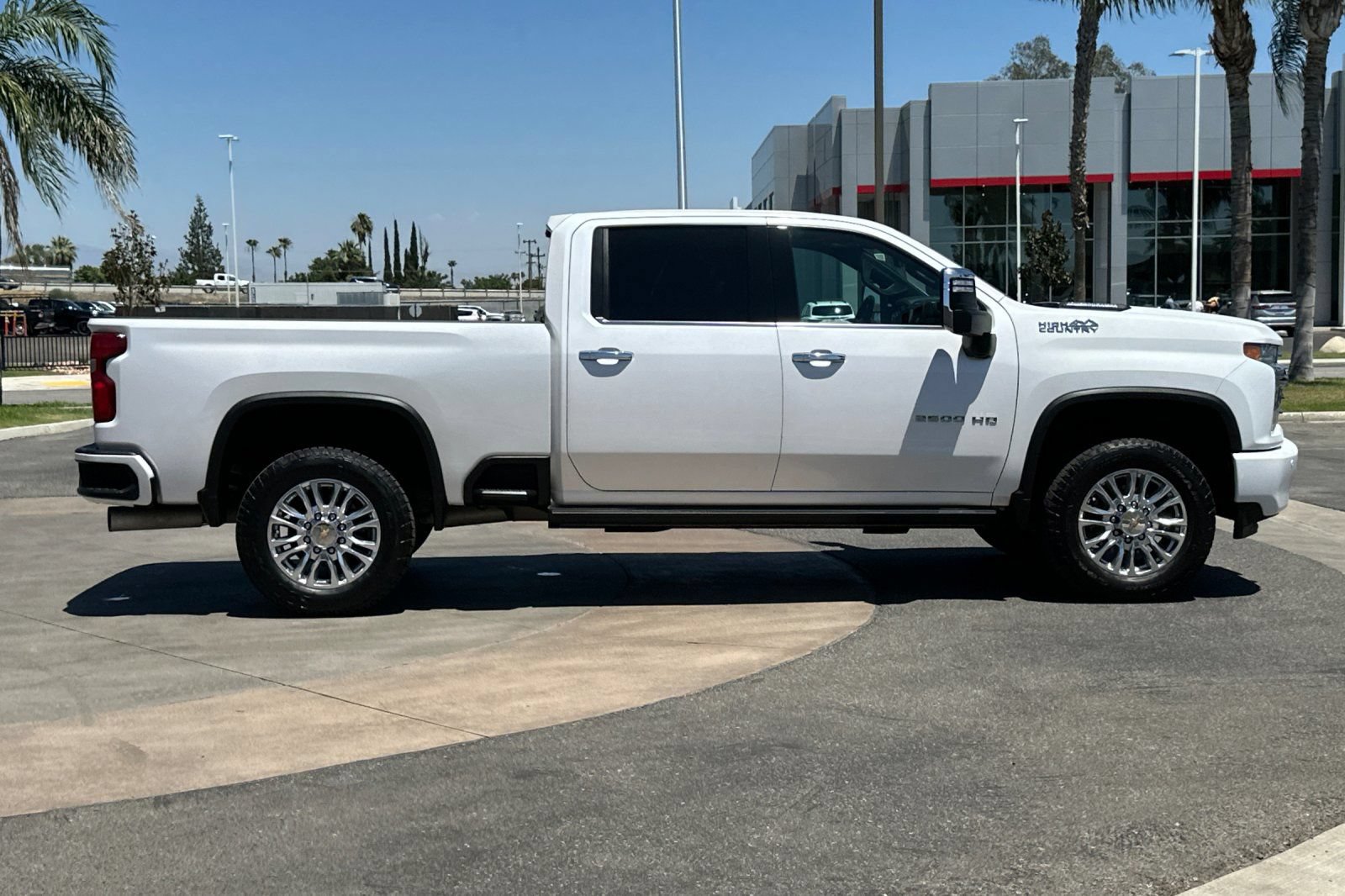 Certified 2023 Chevrolet Silverado 2500 High Country w/ Z71 Off-Road Package AWD/4WD image 3