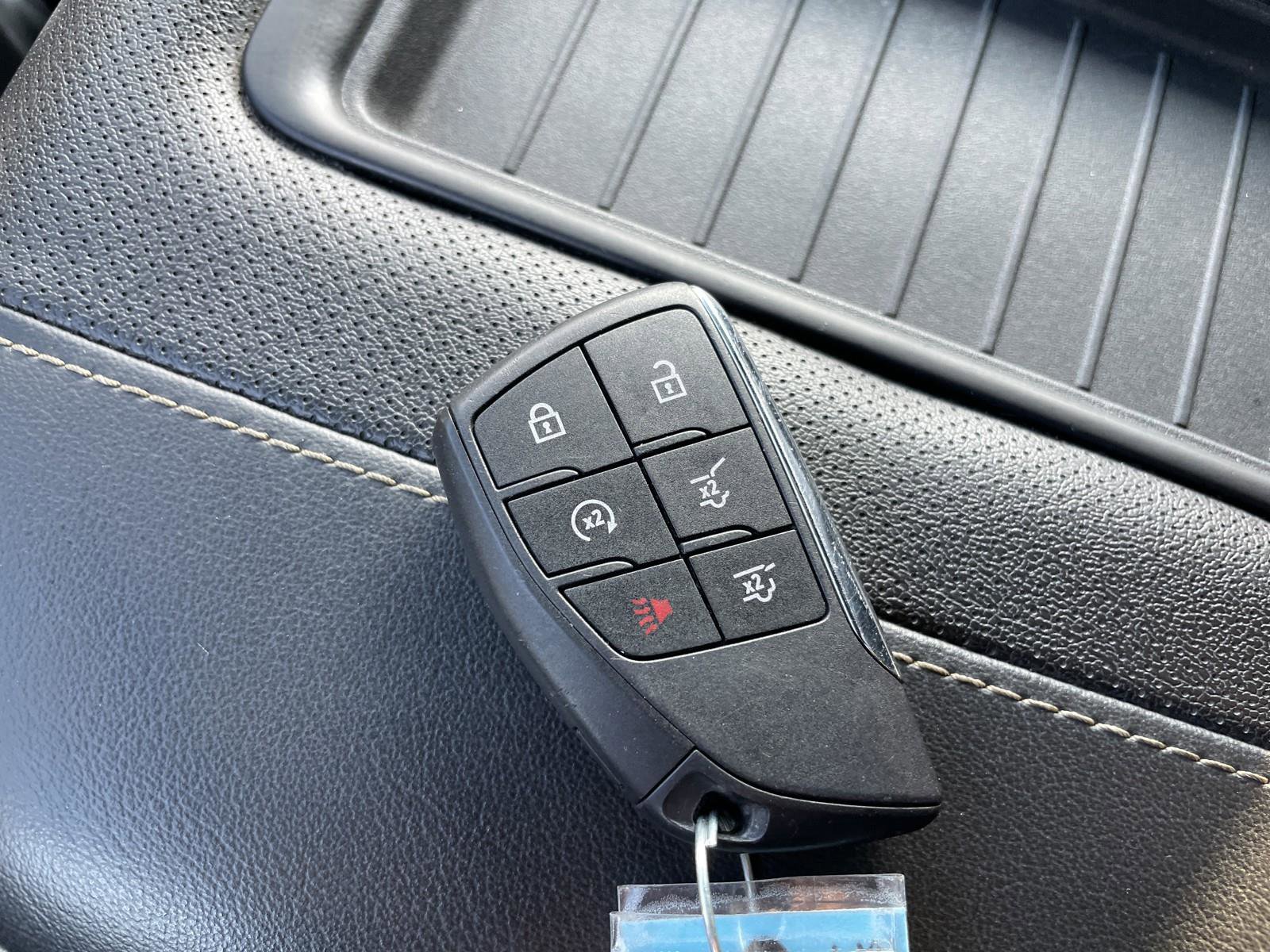 Used 2023 Chevrolet Suburban Premier image 26