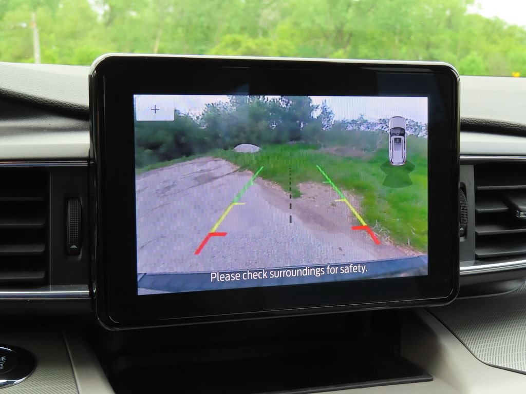 Used 2023 Ford Explorer XLT w/ Equipment Group 202A AWD/4WD image 5