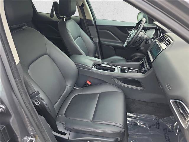 Used 2019 Jaguar F-PACE Premium AWD/4WD image 10