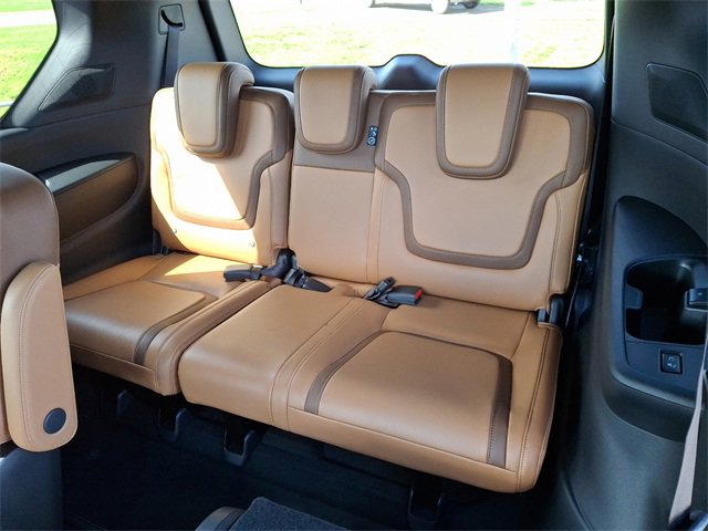 New 2025 Nissan Armada SL w/ Captain's Chari Seat Package image 10