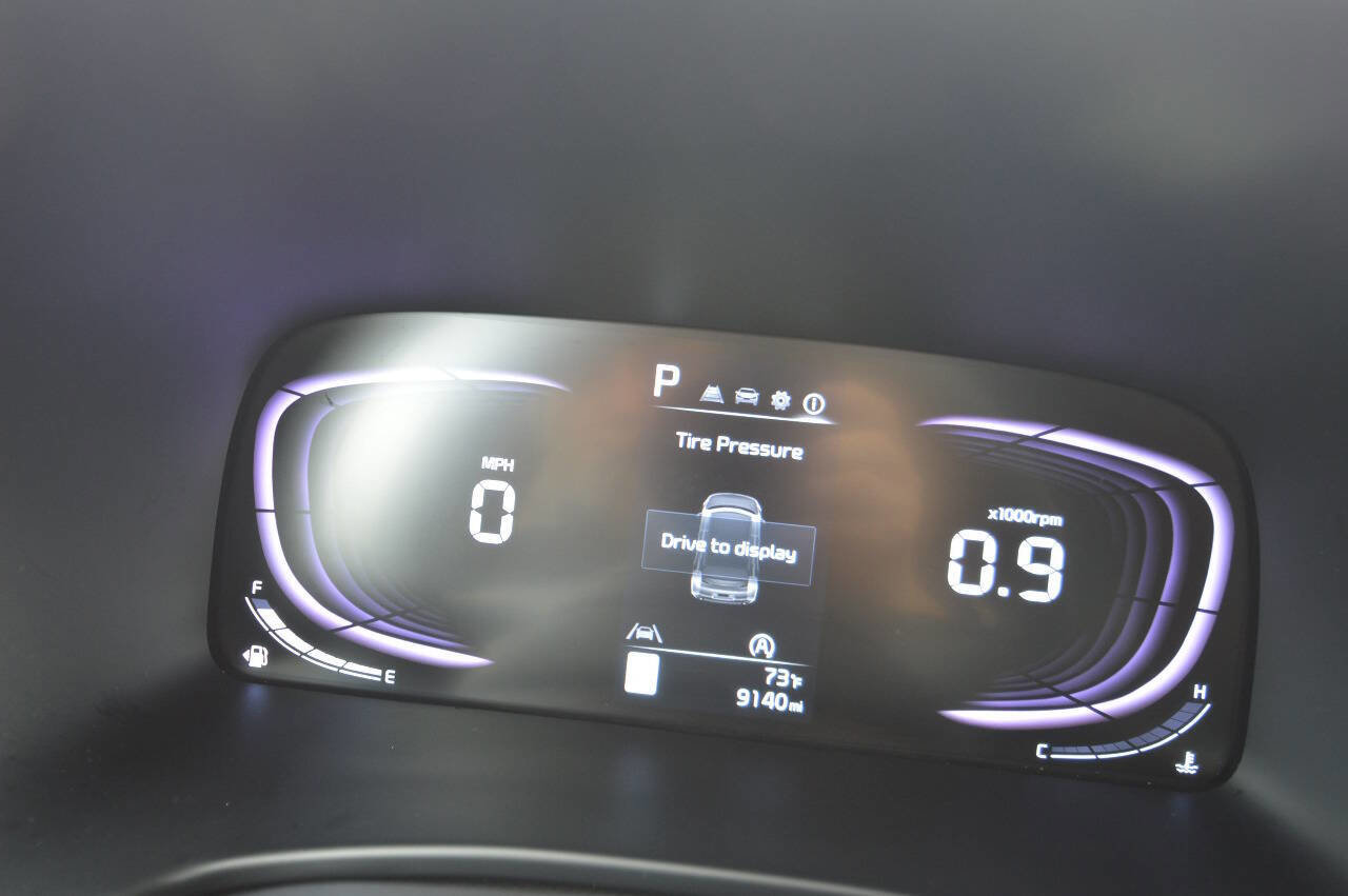 Used 2025 Kia Soul LX image 32