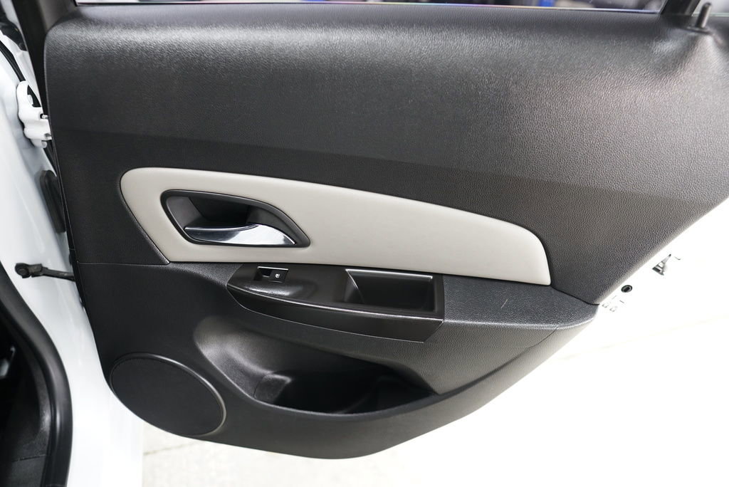 Used 2016 Chevrolet Cruze L FWD image 36