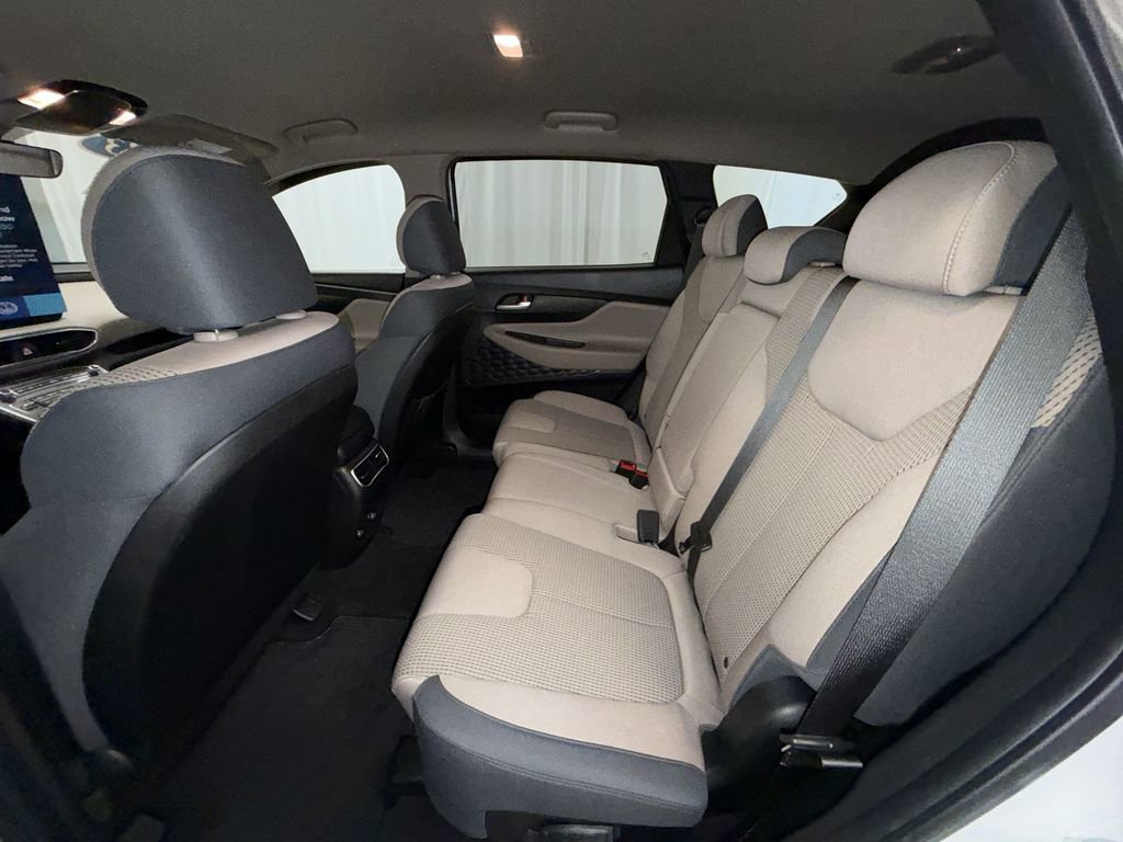 Used 2023 Hyundai Santa Fe SEL w/ Cargo Package image 5