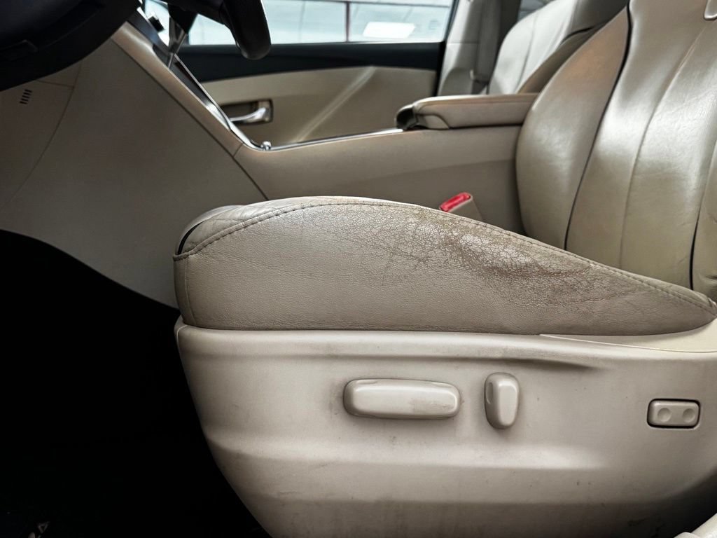 Used 2010 Toyota Venza FWD image 10