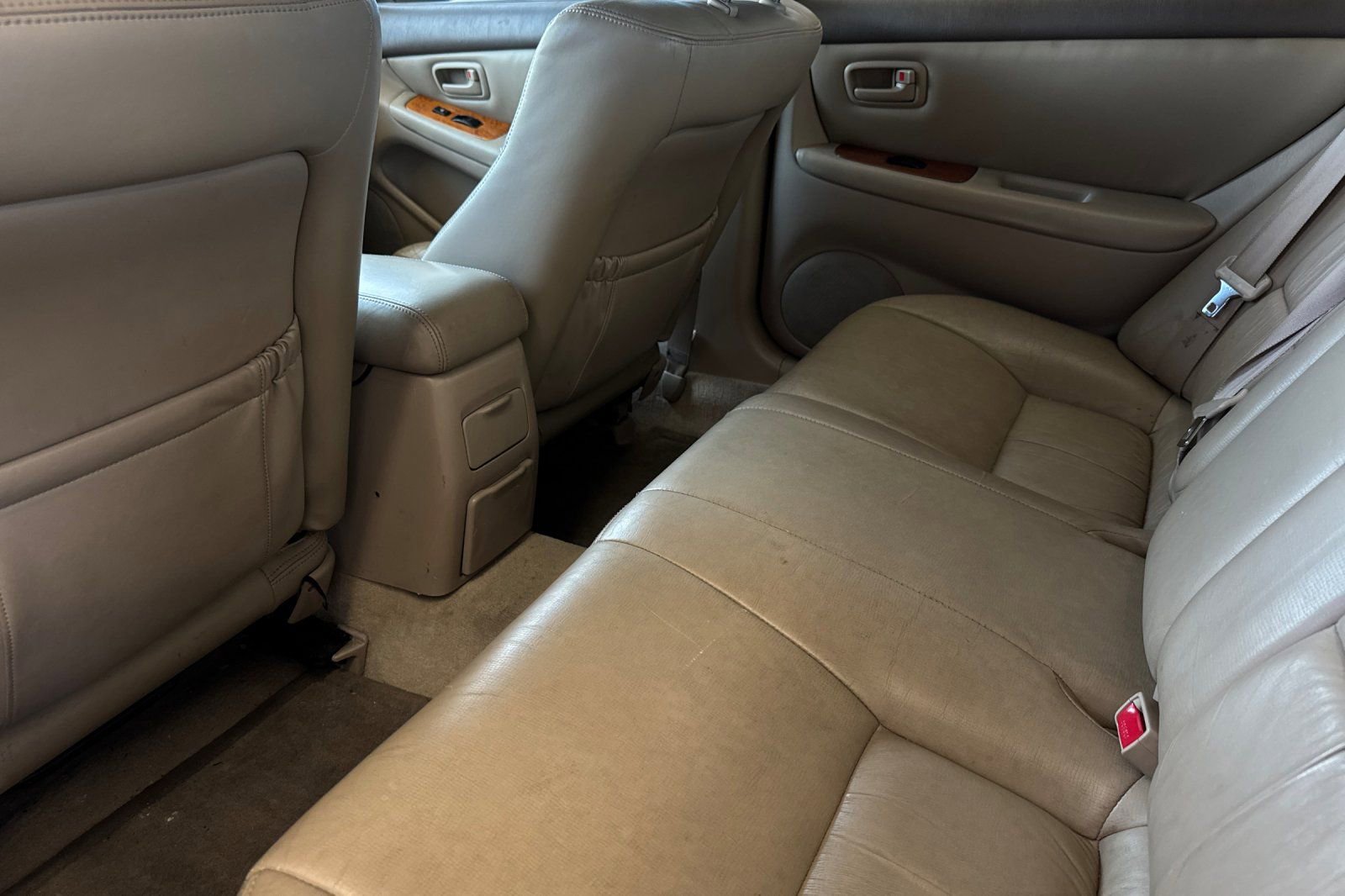 Used 2000 Lexus ES 330 FWD image 8