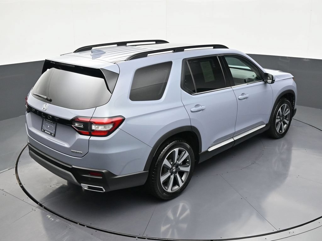 Used 2025 Honda Pilot Touring image 16