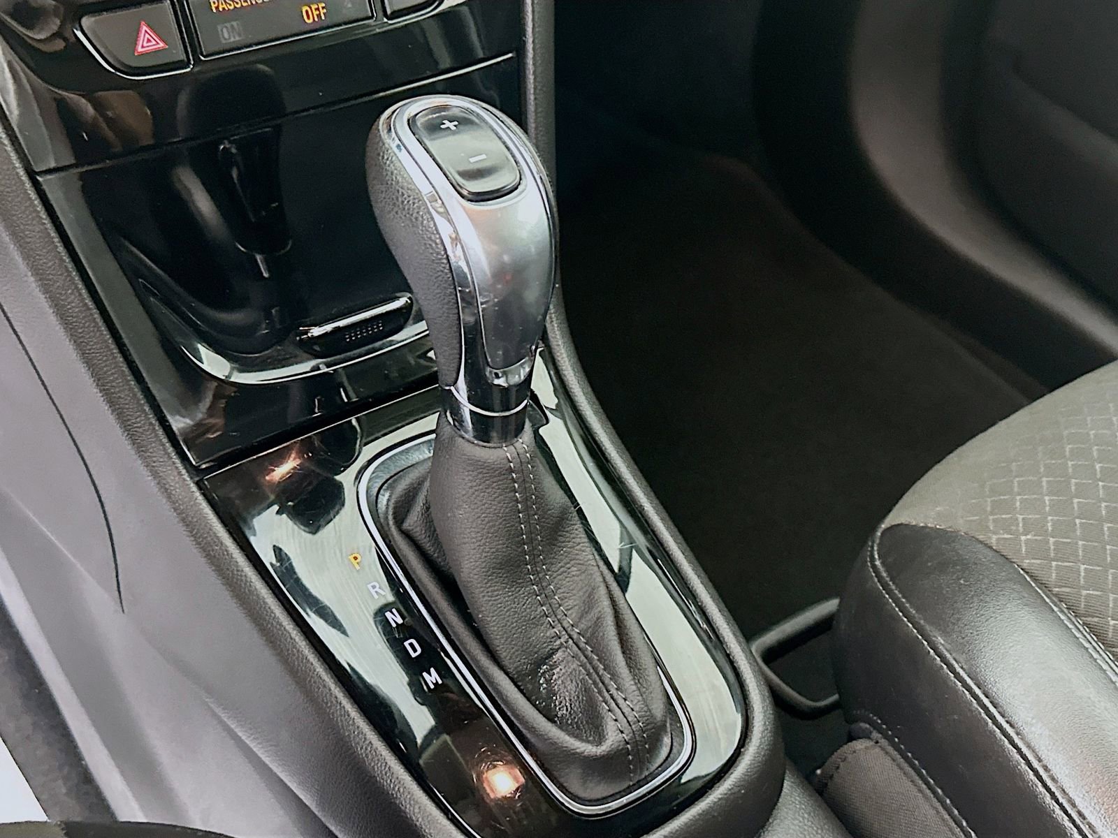 Used 2019 Buick Encore Sport Touring w/ Safety Package FWD image 17