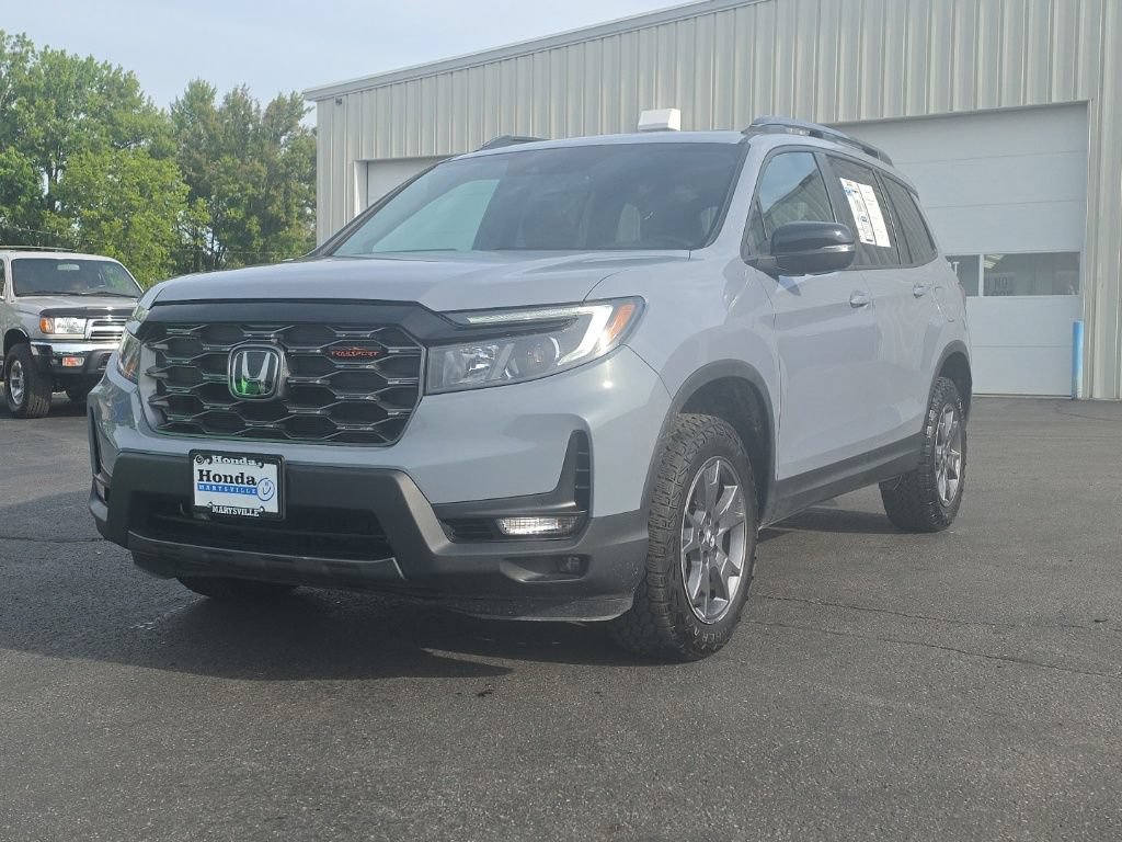 Used 2024 Honda Passport TrailSport image 3