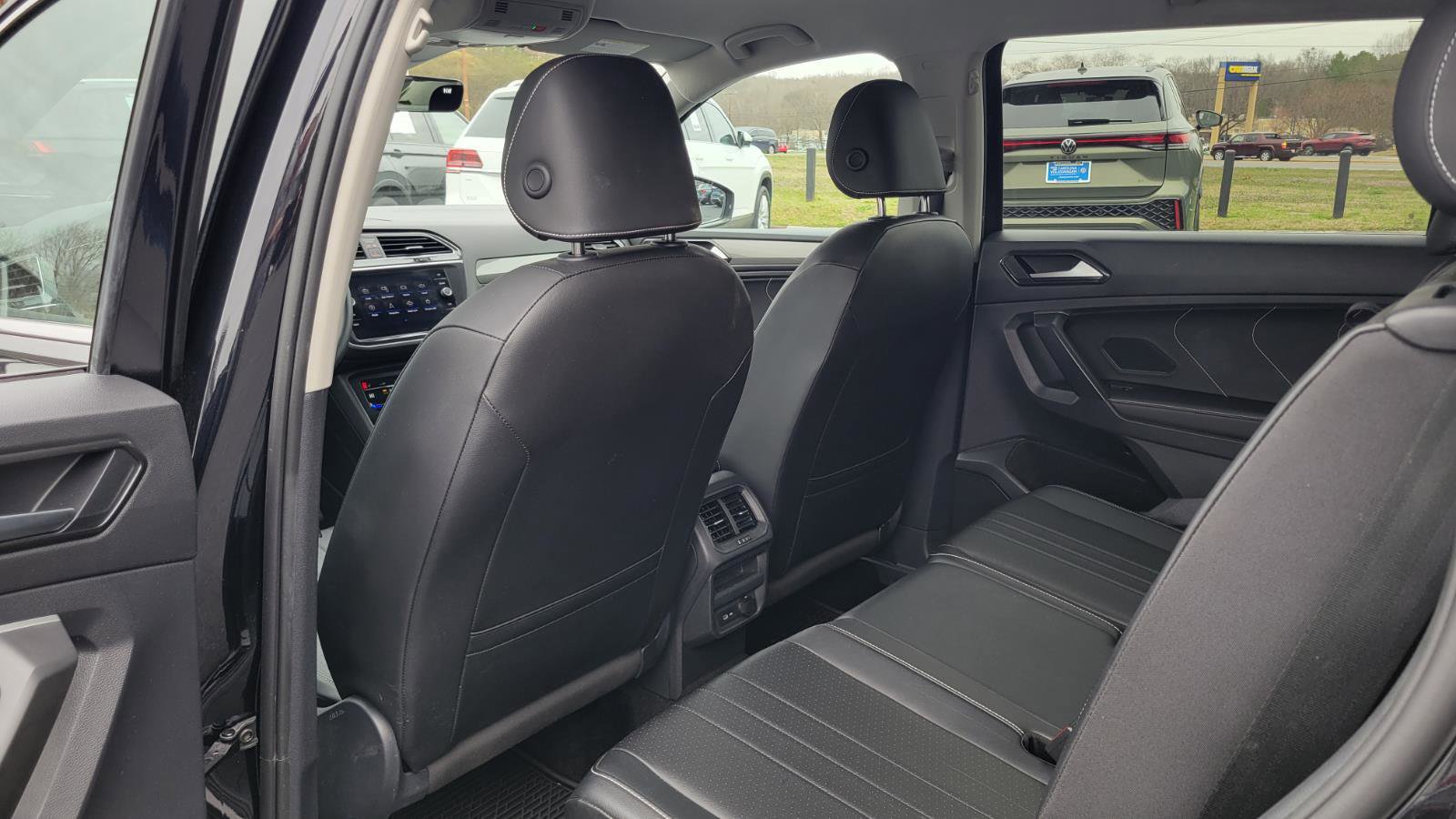 Certified 2023 Volkswagen Tiguan SE image 34