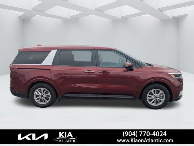 Used 2024 Kia Carnival LX FWD image 3