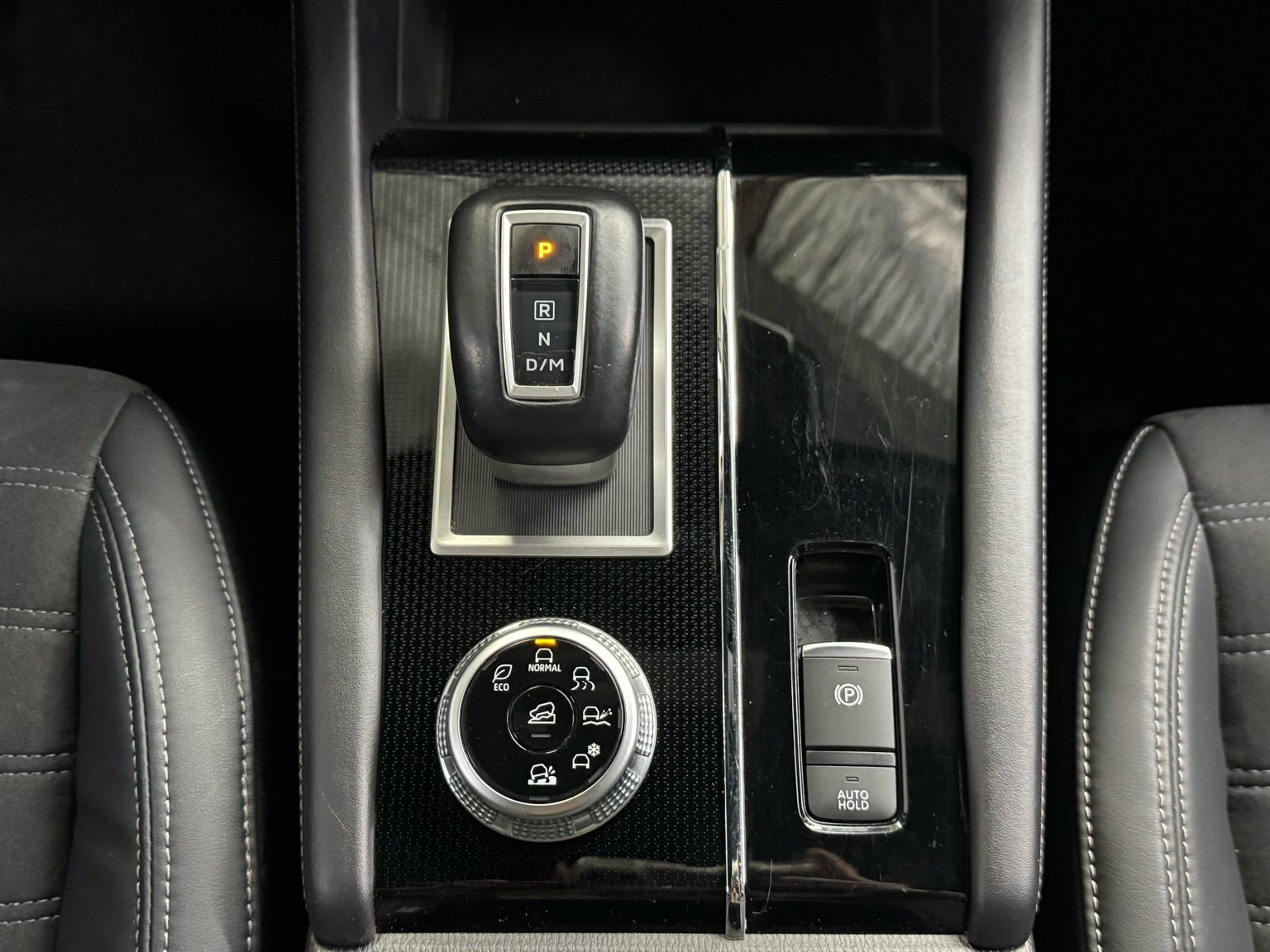 Used 2023 Mitsubishi Outlander SE Black Edition image 29