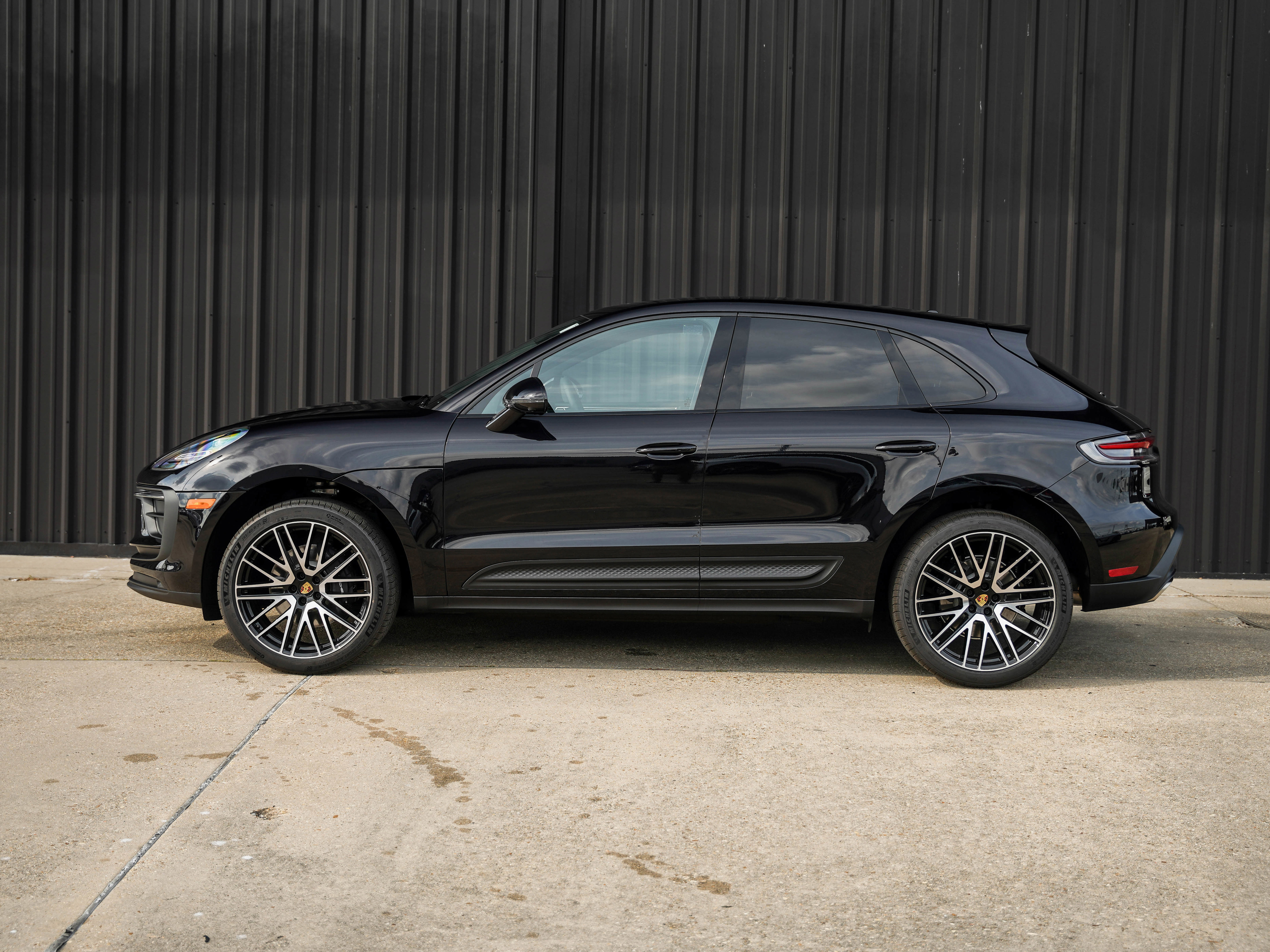 New 2026 Porsche Macan image 2
