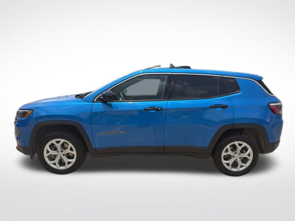 Used 2024 Jeep Compass Sport AWD/4WD image 5