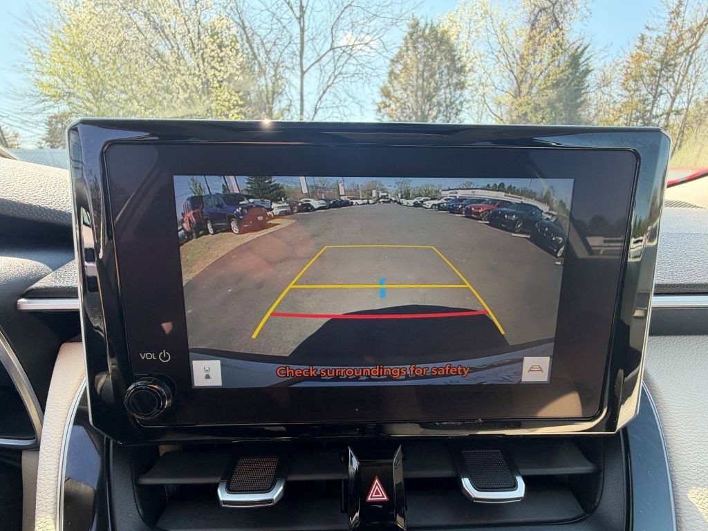 Used 2023 Toyota Corolla Cross XLE w/ Convenience Package image 21