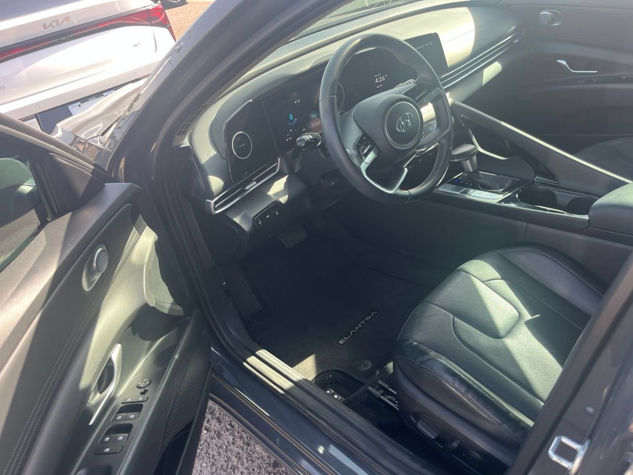 Used 2023 Hyundai Elantra Limited FWD image 11