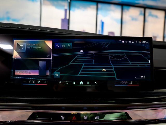 Used 2026 BMW 740i xDrive w/ Premium Package image 18