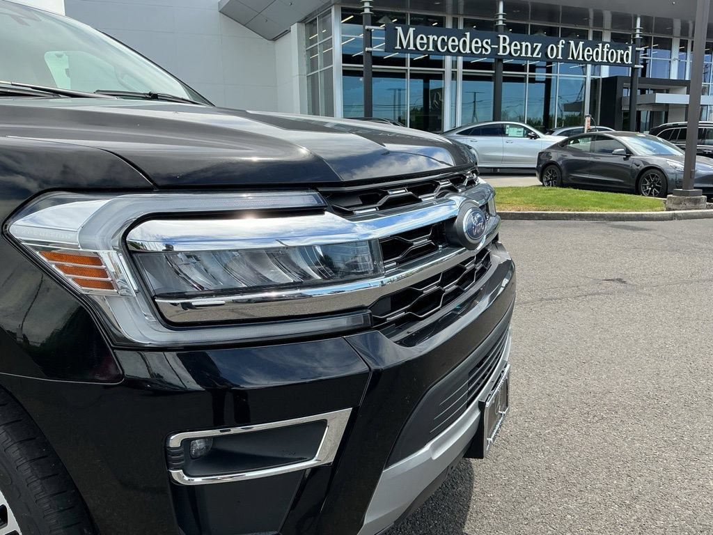 Used 2024 Ford Expedition Limited AWD/4WD image 4