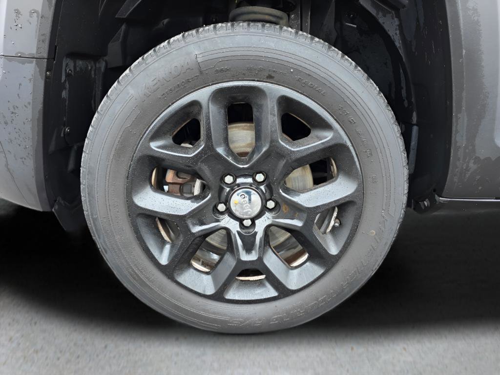 Used 2018 Jeep Renegade Latitude image 11