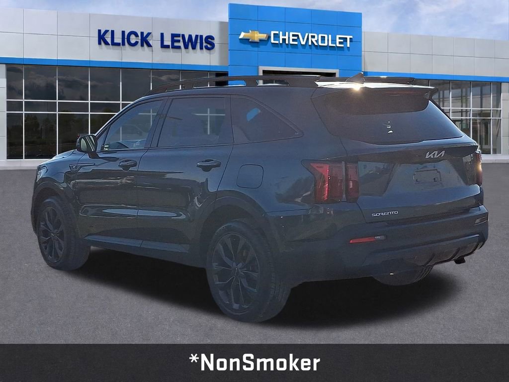 Used 2023 Kia Sorento X-Line EX image 4