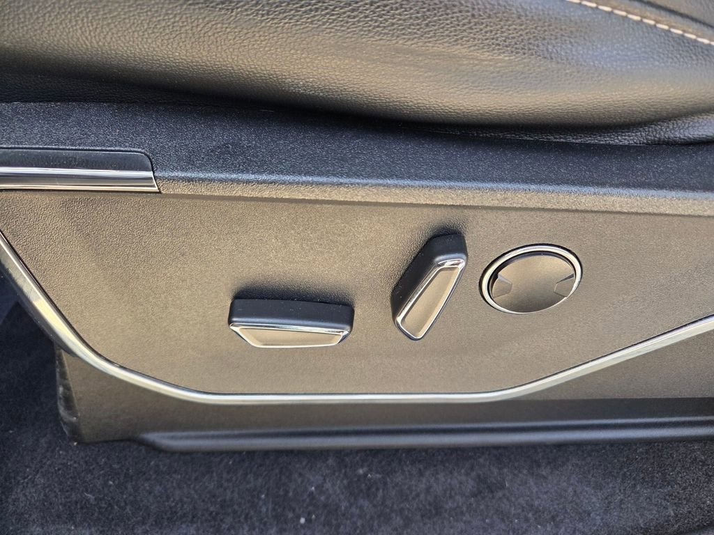 Used 2023 Ford F150 Lariat w/ Equipment Group 502A High image 6