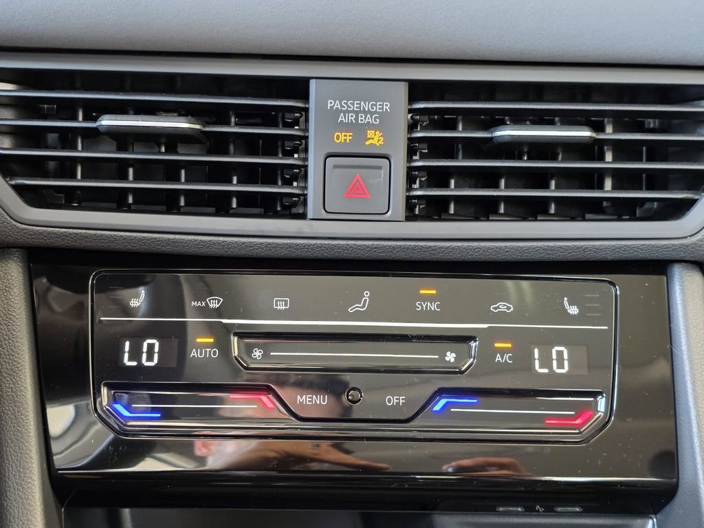 New 2025 Volkswagen Jetta SE FWD image 14
