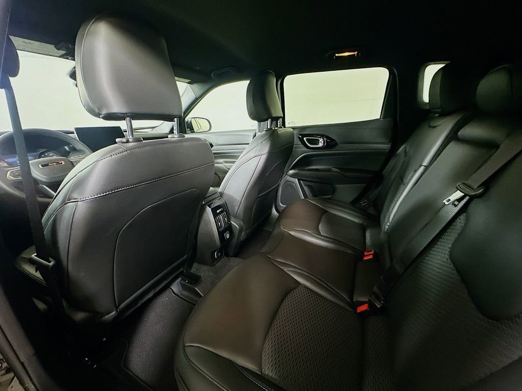 Used 2026 Jeep Compass Latitude image 13