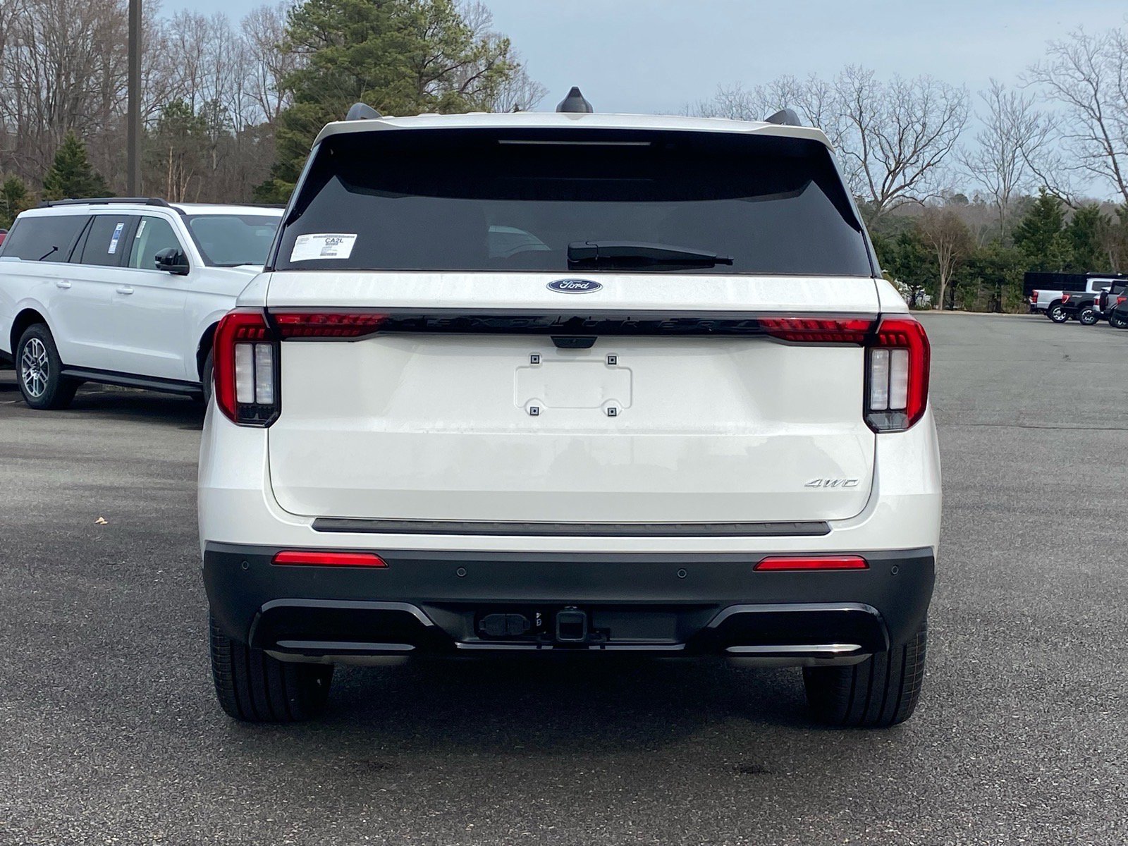 New 2026 Ford Explorer ST-Line w/ ST-Line Street Pack AWD/4WD image 5