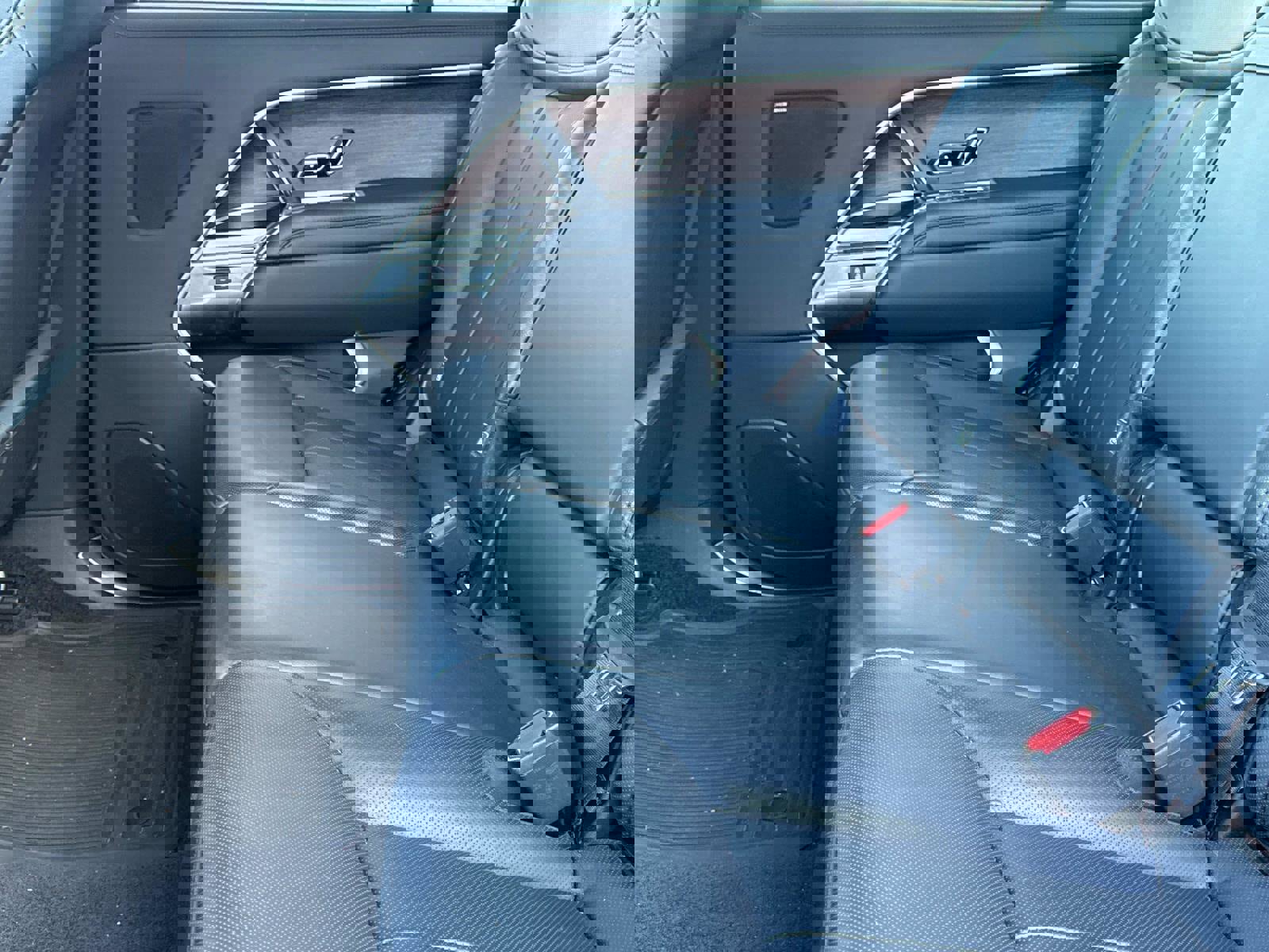 Certified 2024 Land Rover Range Rover Long Wheelbase SE image 15