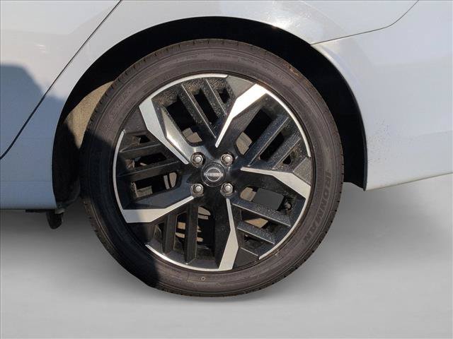 Used 2024 Nissan Versa SR FWD image 14