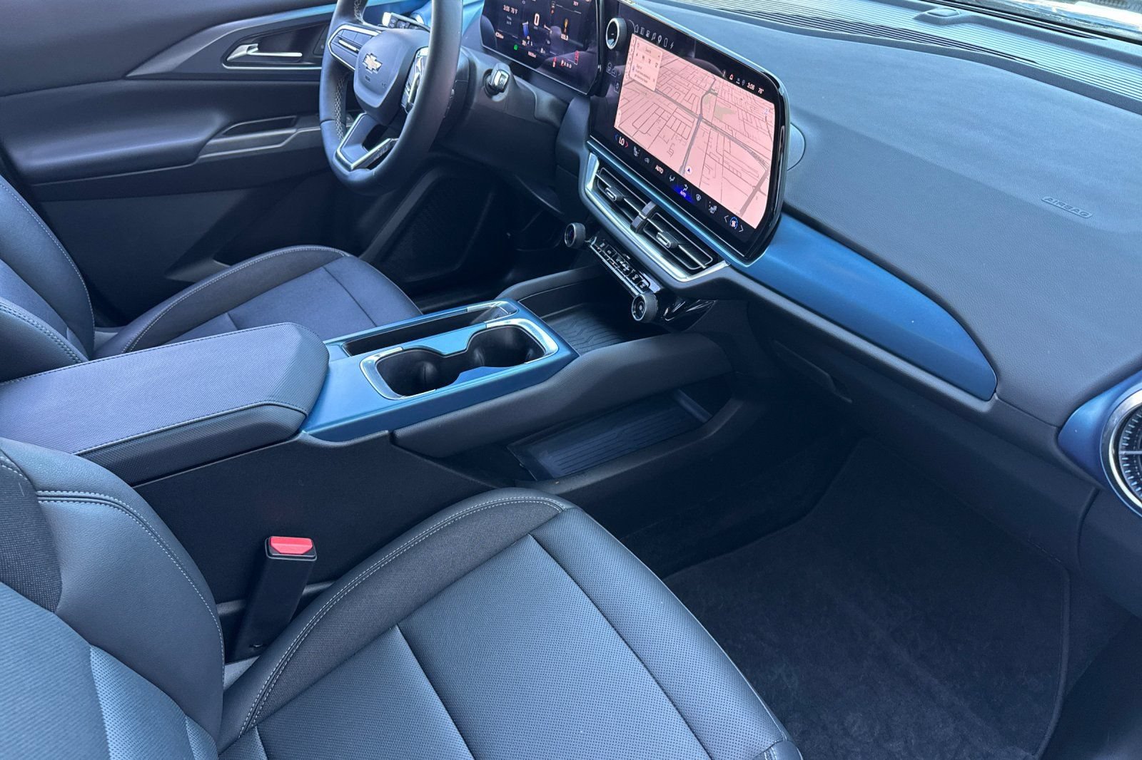 Used 2024 Chevrolet Equinox EV LT AWD/4WD image 19
