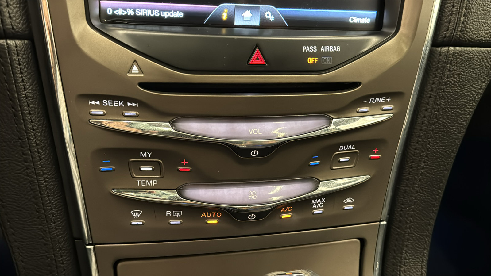 Used 2015 Lincoln MKX AWD w/ Equipment Group 102A image 18