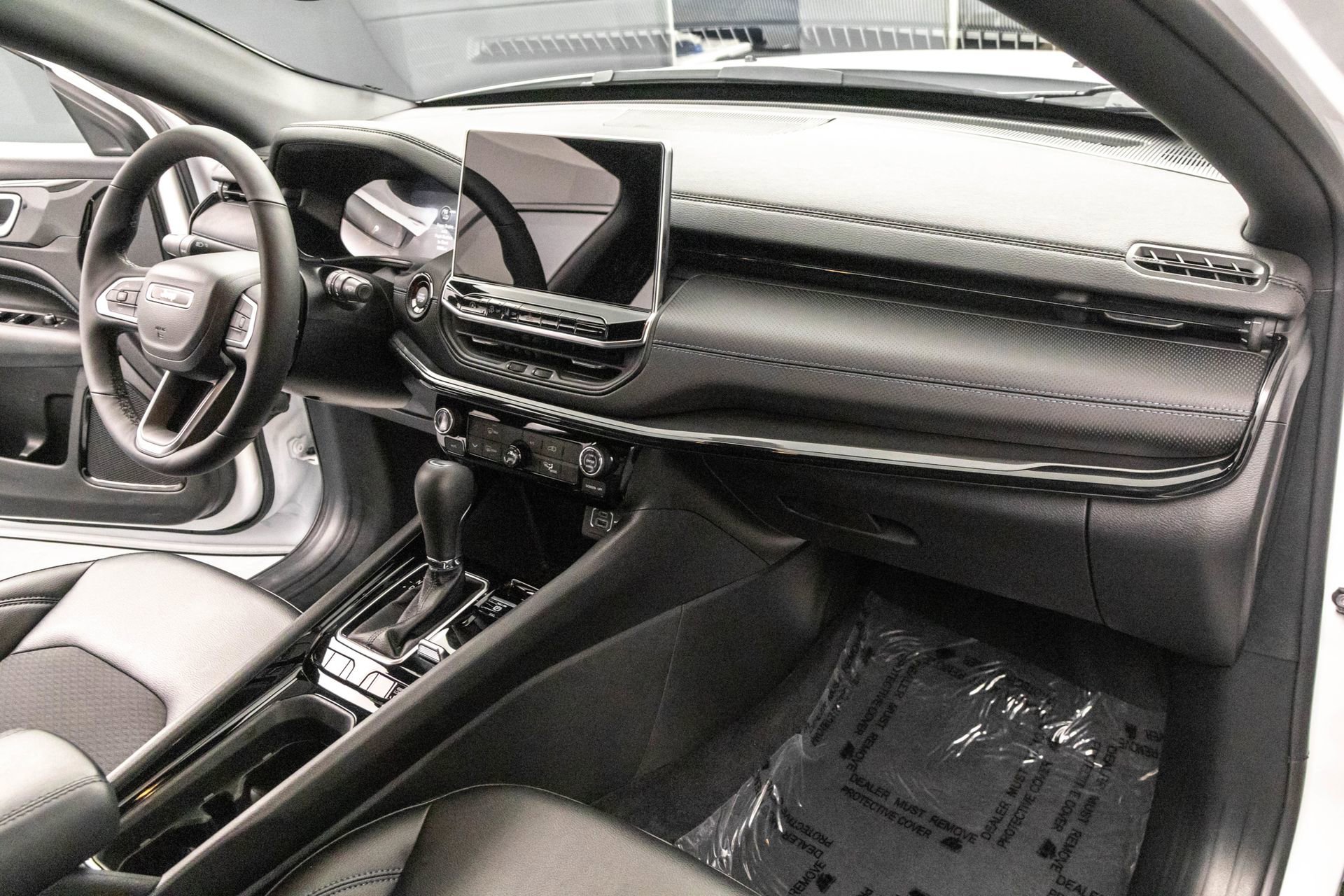 Used 2026 Jeep Compass Latitude image 37