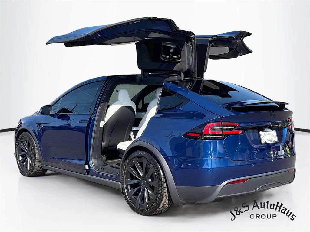 Used 2022 Tesla Model X Plaid image 5