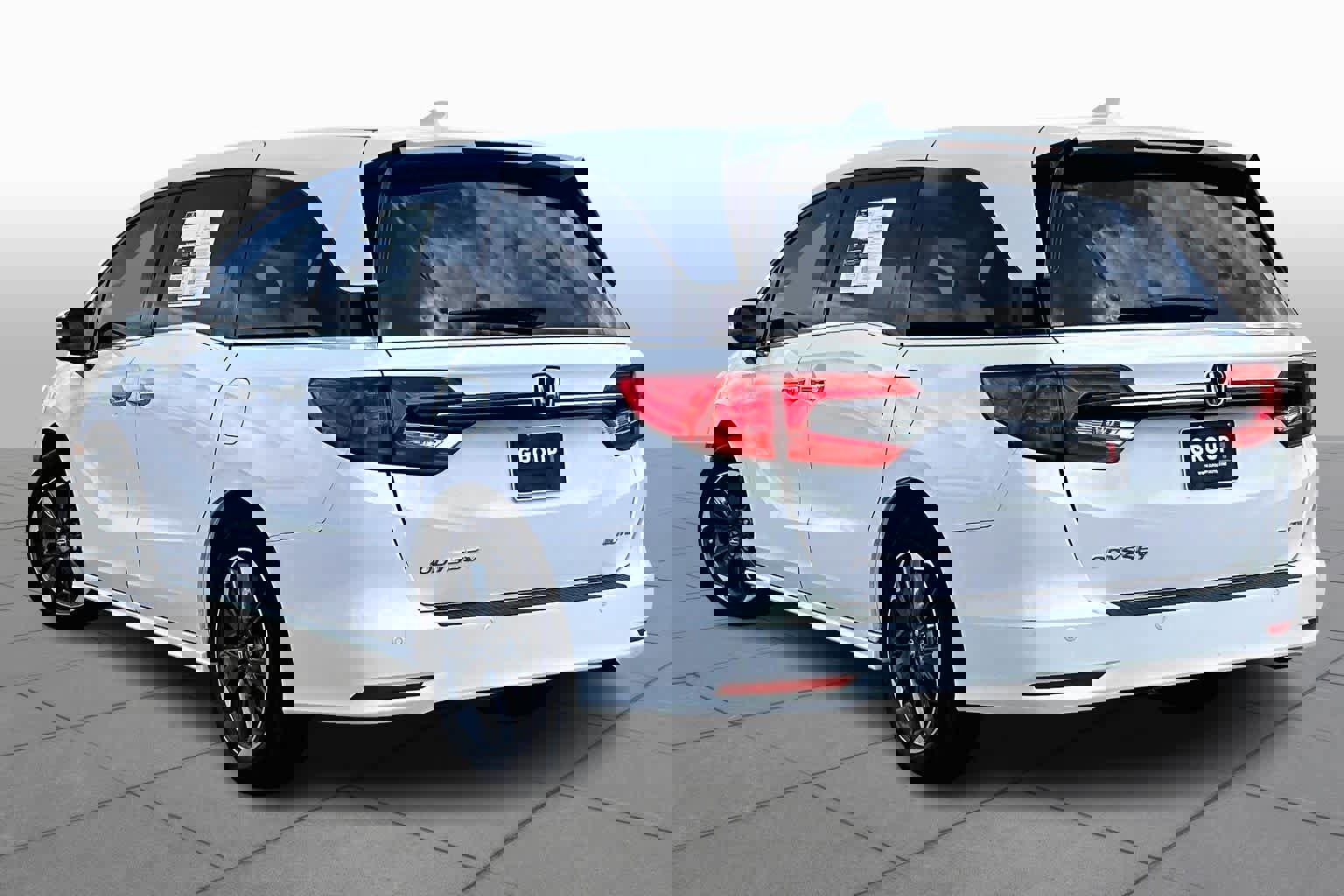 Used 2023 Honda Odyssey Elite image 11