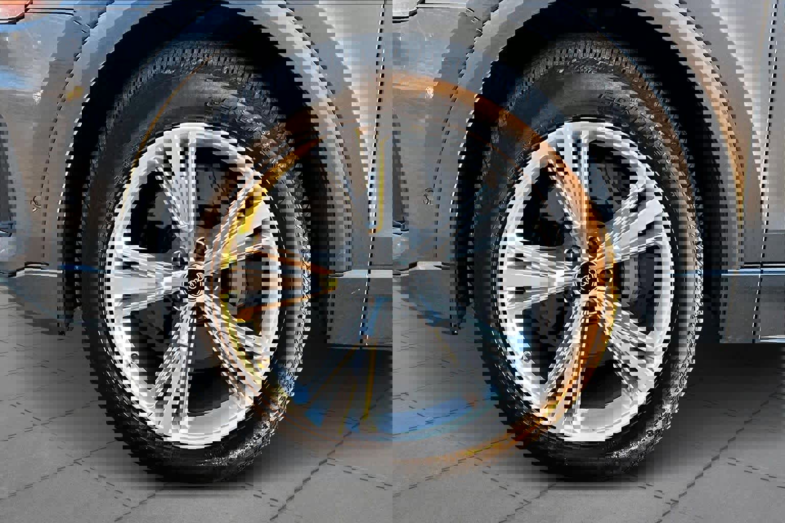 Used 2022 Audi Q8 Premium Plus image 11