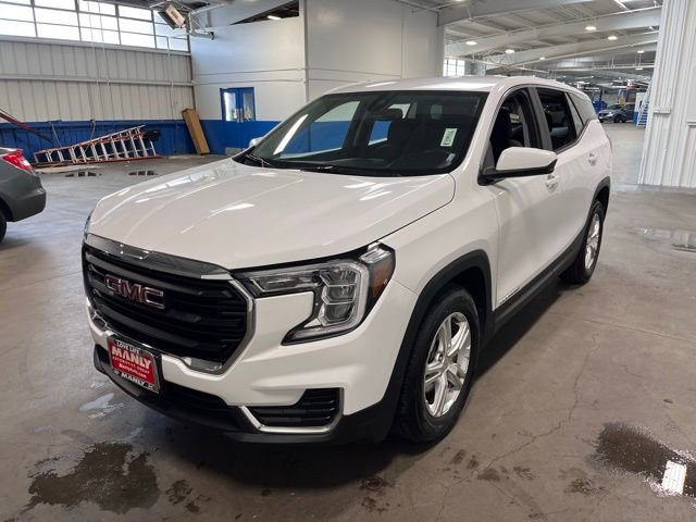 Used 2024 GMC Terrain SLE image 7