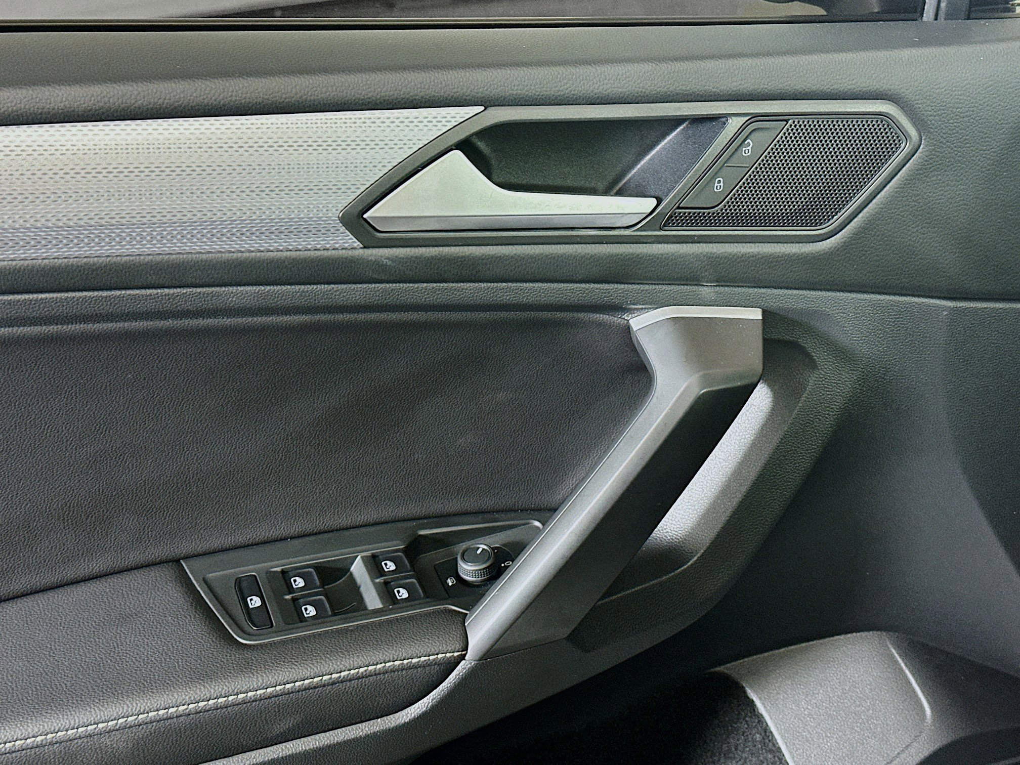 Used 2023 Volkswagen Tiguan S image 15