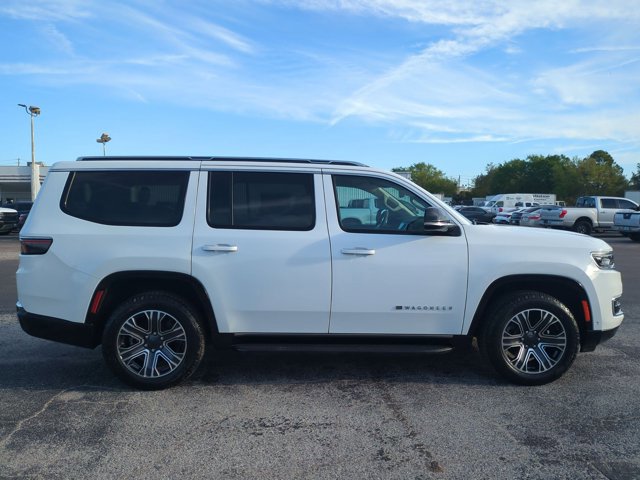 Used 2024 Jeep Wagoneer Series II w/ Flexible Seating Group image 4