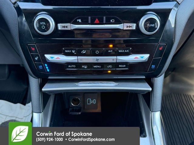 Used 2022 Ford Explorer Limited w/ Class IV Trailer Tow Package AWD/4WD image 31