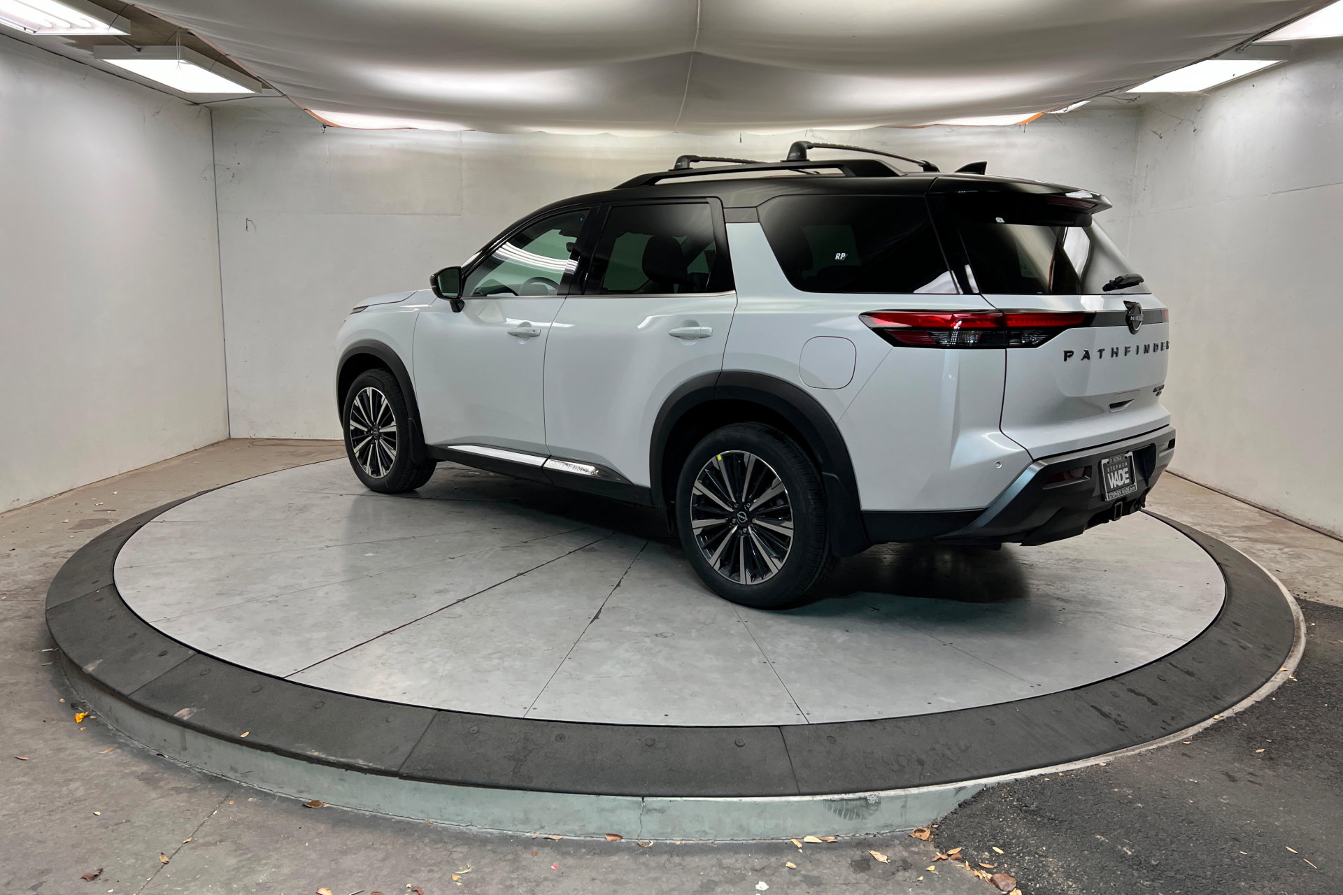 New 2026 Nissan Pathfinder Platinum image 3