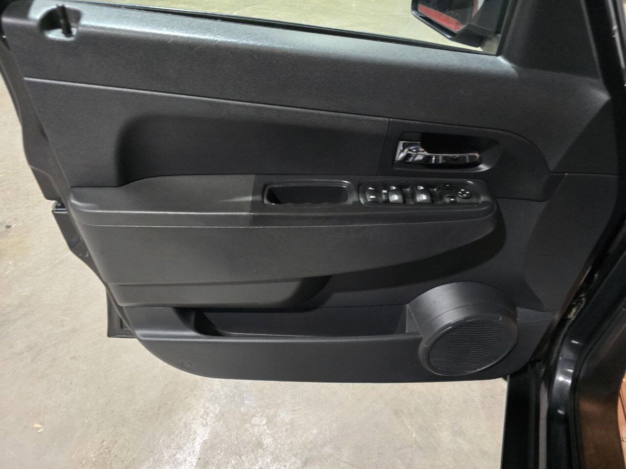 Used 2010 Jeep Liberty Sport w/ Popular Equipment Group image 23